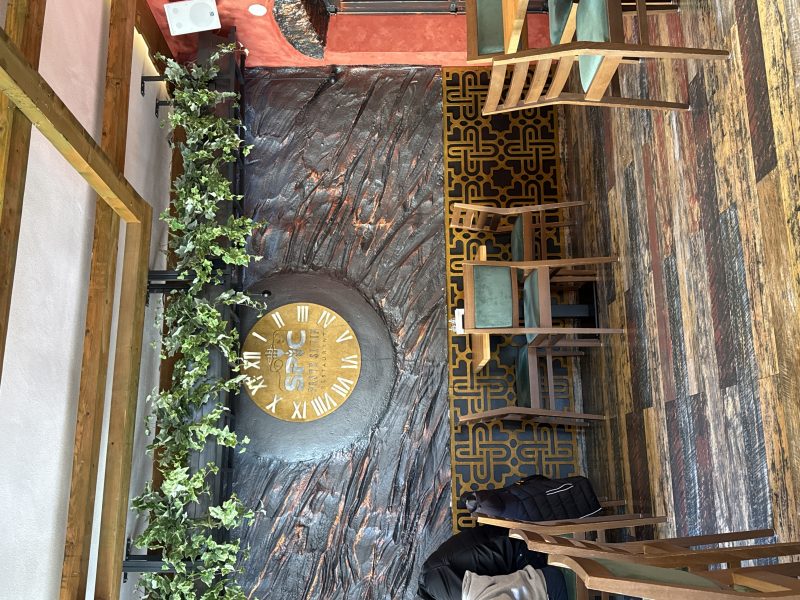 Bold Statement Pieces Create Drama in Layered Space