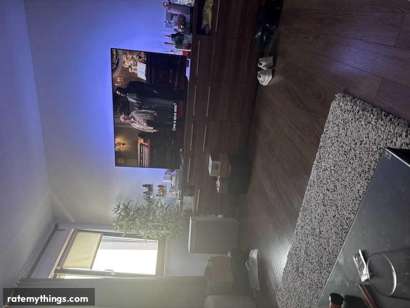 Cozy Modern Vibes with Great Ambiance!