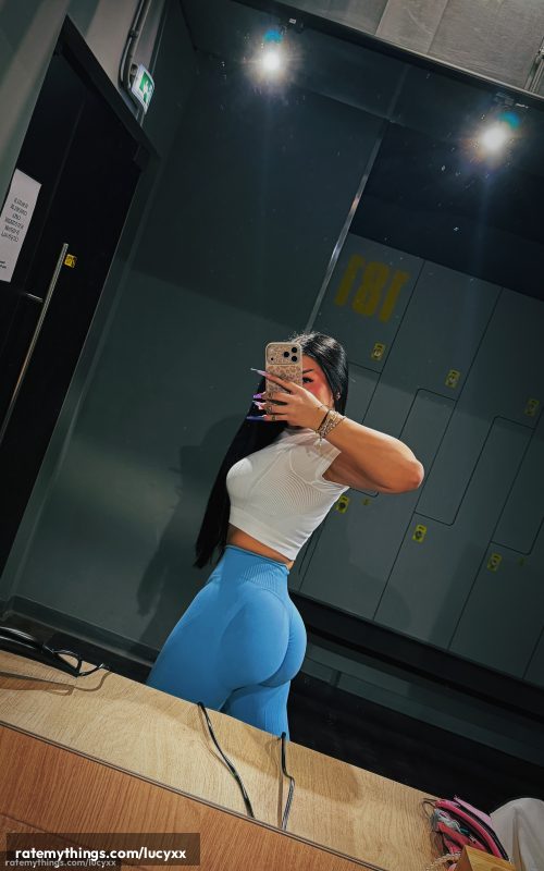 Bold Color Blocking Works With Athletic Gym Confidence
